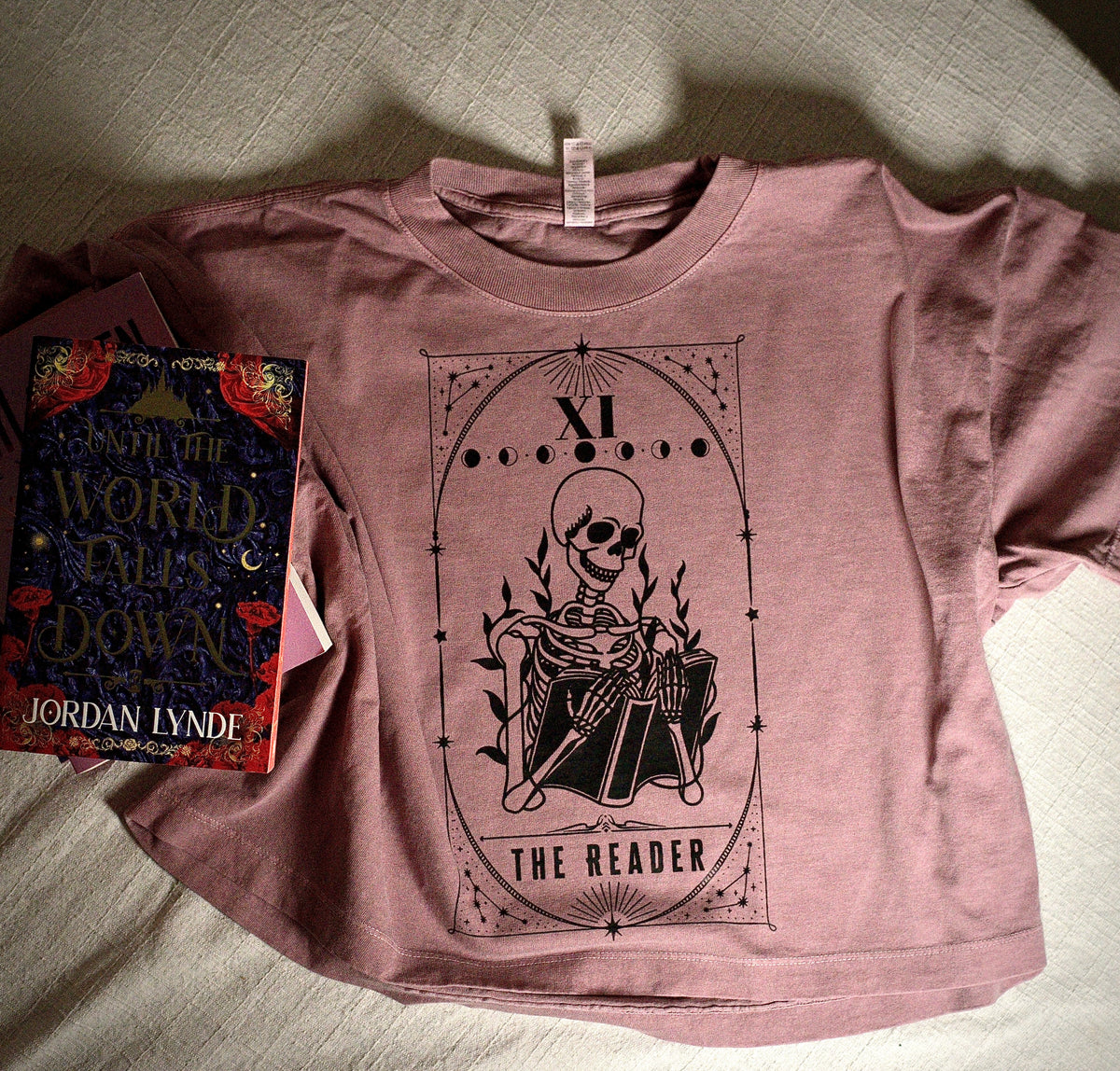 Crop Top THE READER on dusty violet